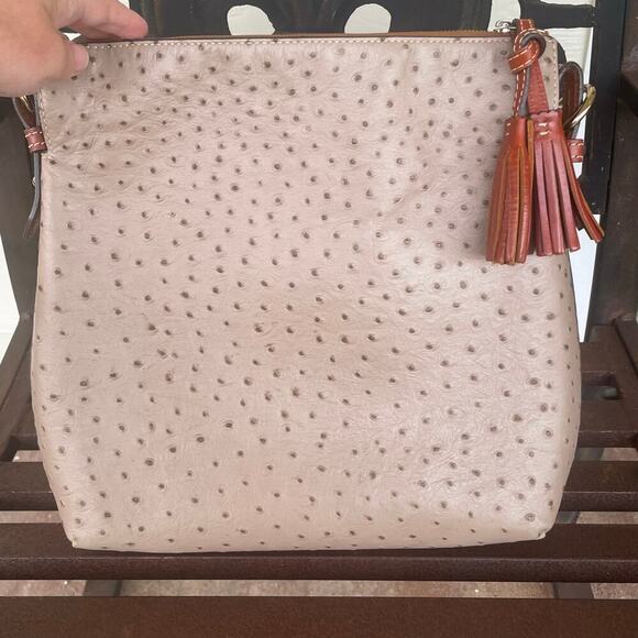 Dooney & Bourke Twist Strap Ostrich Hobo Shoulder Bag Red Interior Tassel Taupe - Picture 4 of 8
